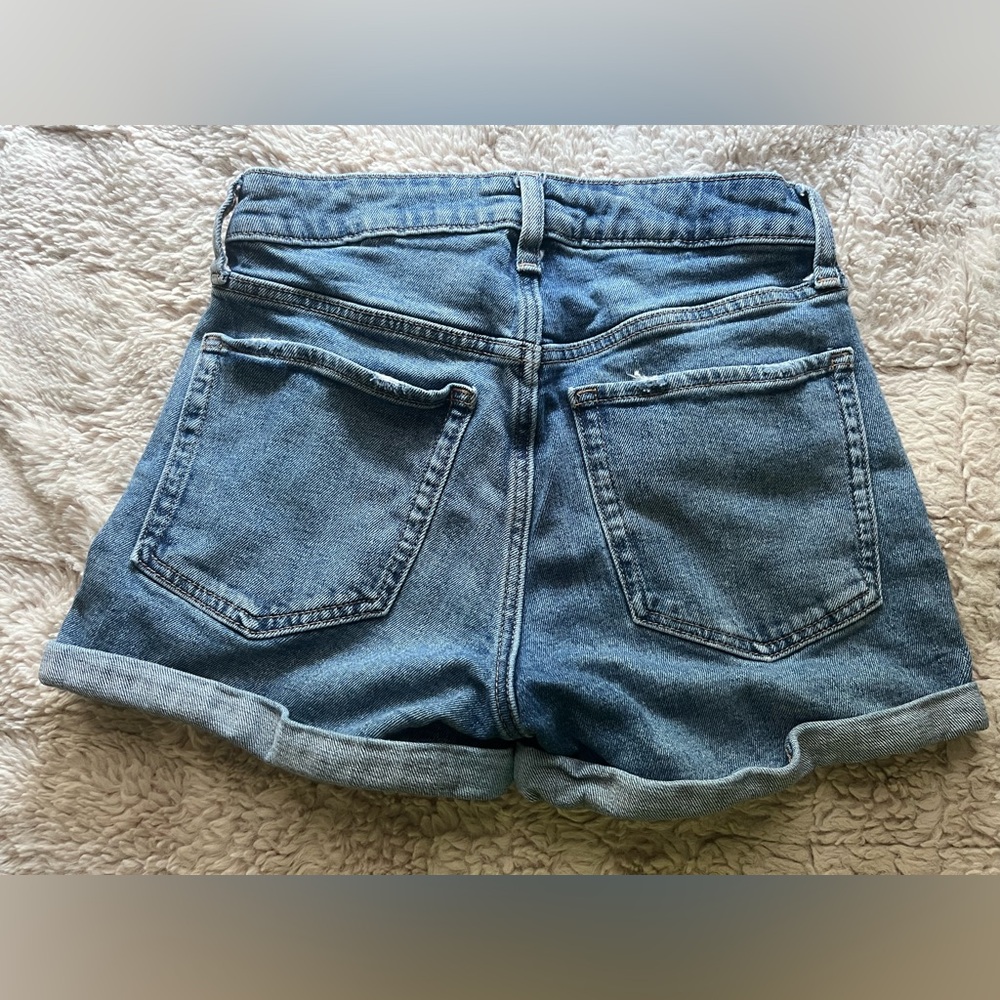 Old Navy High Rise OG Straight Ripped Shorts Size 2 - Picture 2 of 4